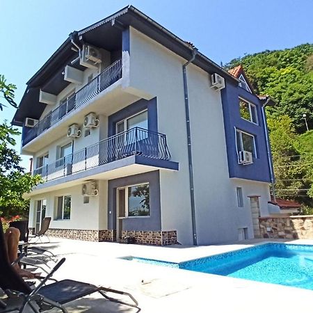Arode Villa Ovidius Baltsjik Buitenkant foto