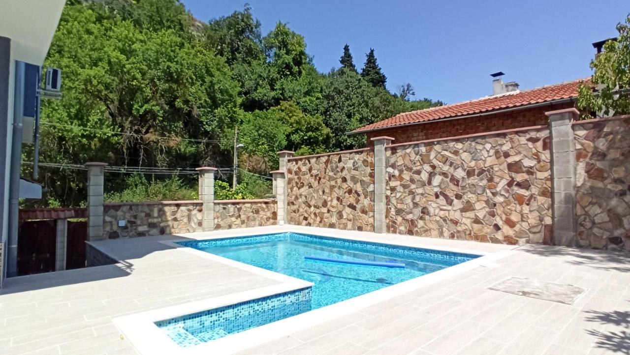 Arode Villa Ovidius Baltsjik Buitenkant foto