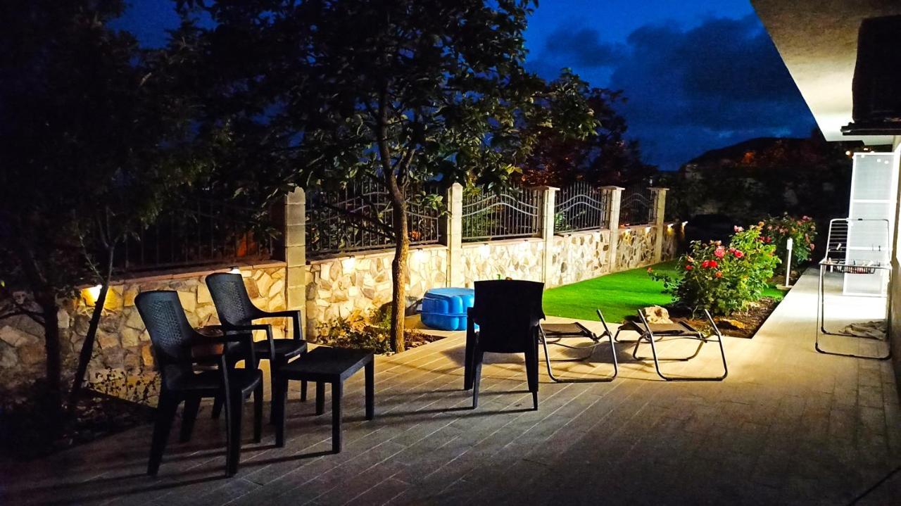 Arode Villa Ovidius Baltsjik Buitenkant foto