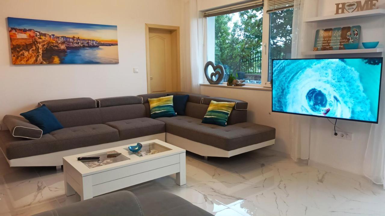 Arode Villa Ovidius Baltsjik Buitenkant foto